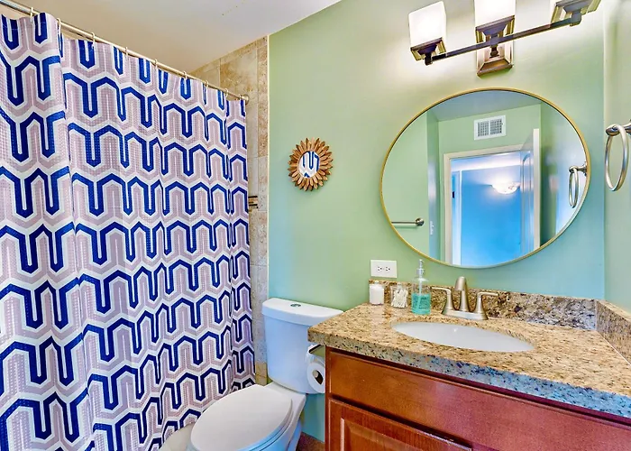 Holiday home 4 Bedroom Vacation With Pool, Hot Tub, And Mini Golf Near Old Town And Dining! Great For Families! Near Airport!
