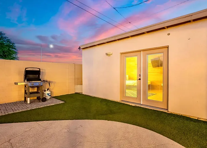 Holiday home 4 Bedroom Vacation With Pool, Hot Tub, And Mini Golf Near Old Town And Dining! Great For Families! Near Airport! Scottsdale